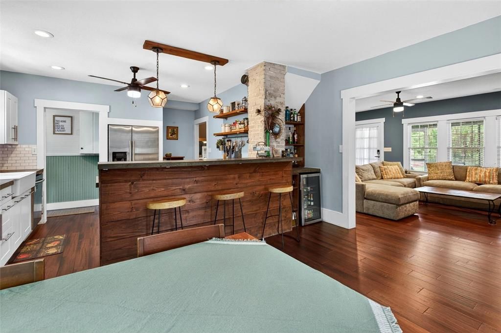 For Sale: $375,000 (3 beds, 2 baths, 1491 Square Feet)