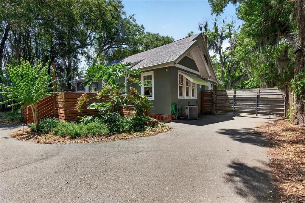 For Sale: $375,000 (3 beds, 2 baths, 1491 Square Feet)