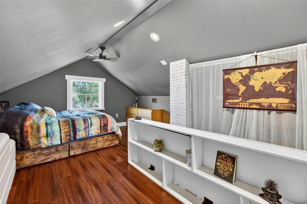 For Sale: $375,000 (3 beds, 2 baths, 1491 Square Feet)