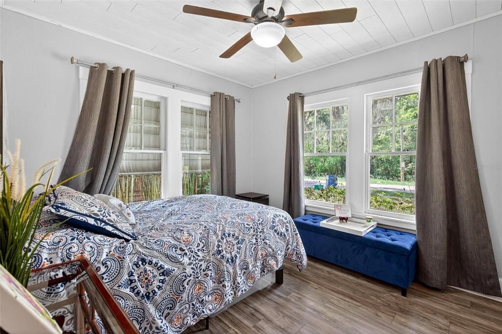 For Sale: $375,000 (3 beds, 2 baths, 1491 Square Feet)