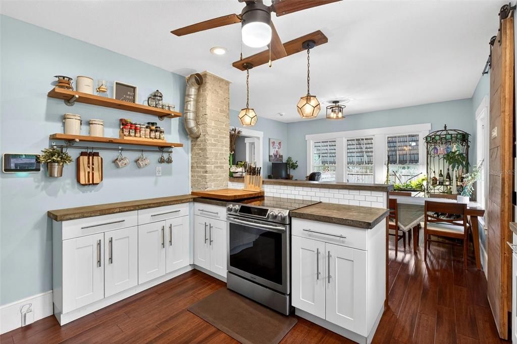 For Sale: $375,000 (3 beds, 2 baths, 1491 Square Feet)