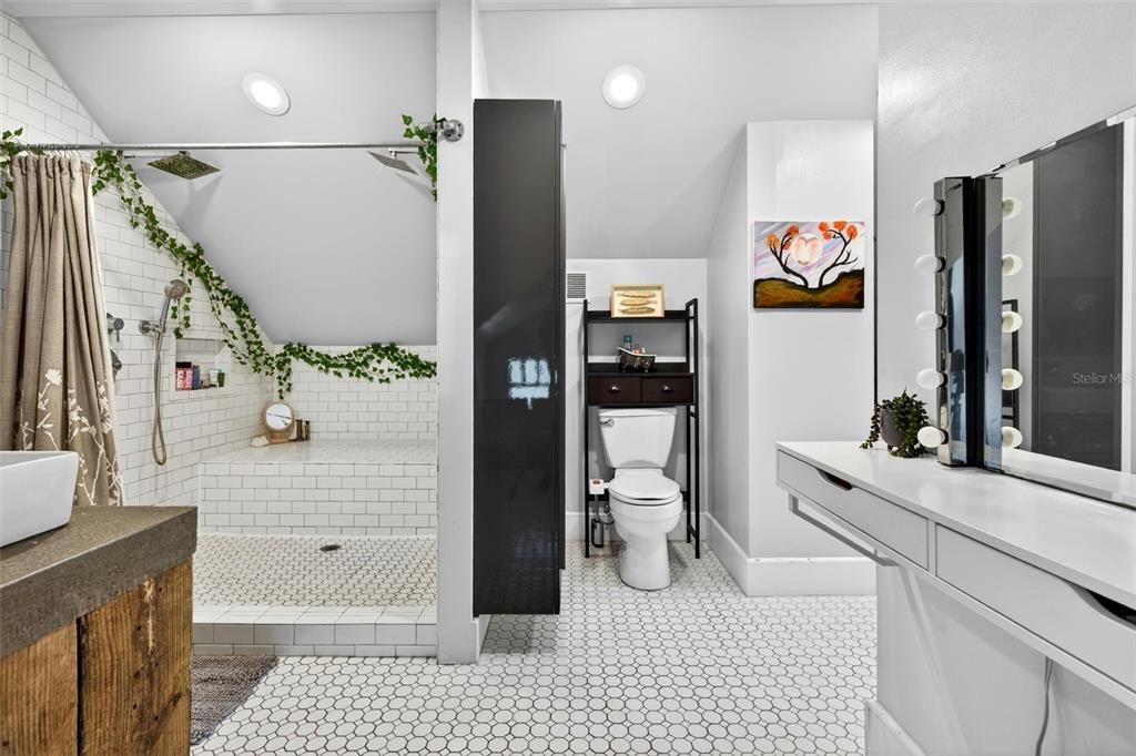 For Sale: $375,000 (3 beds, 2 baths, 1491 Square Feet)