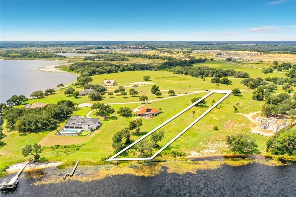 En Venta: $600,000 (2.93 acres)