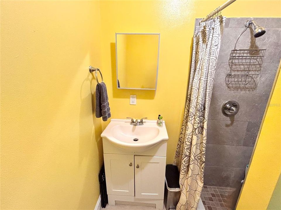For Sale: $244,900 (3 beds, 2 baths, 1084 Square Feet)