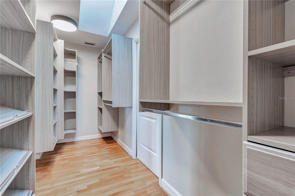 En Venta: $675,000 (3 camas, 2 baños, 2521 Pies cuadrados)