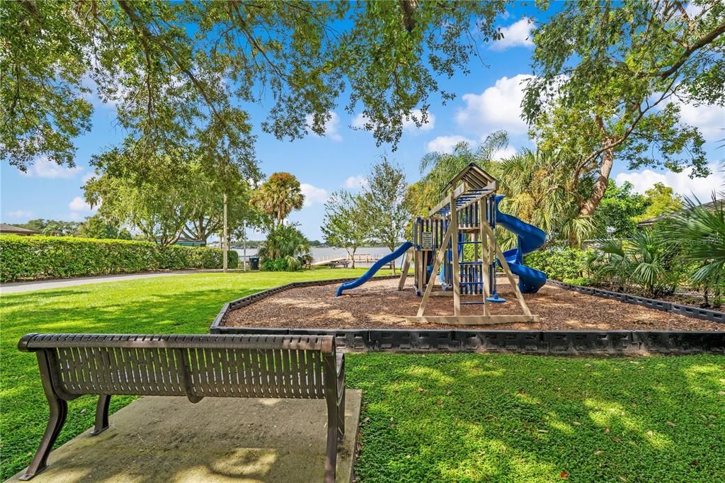 En Venta: $675,000 (3 camas, 2 baños, 2521 Pies cuadrados)