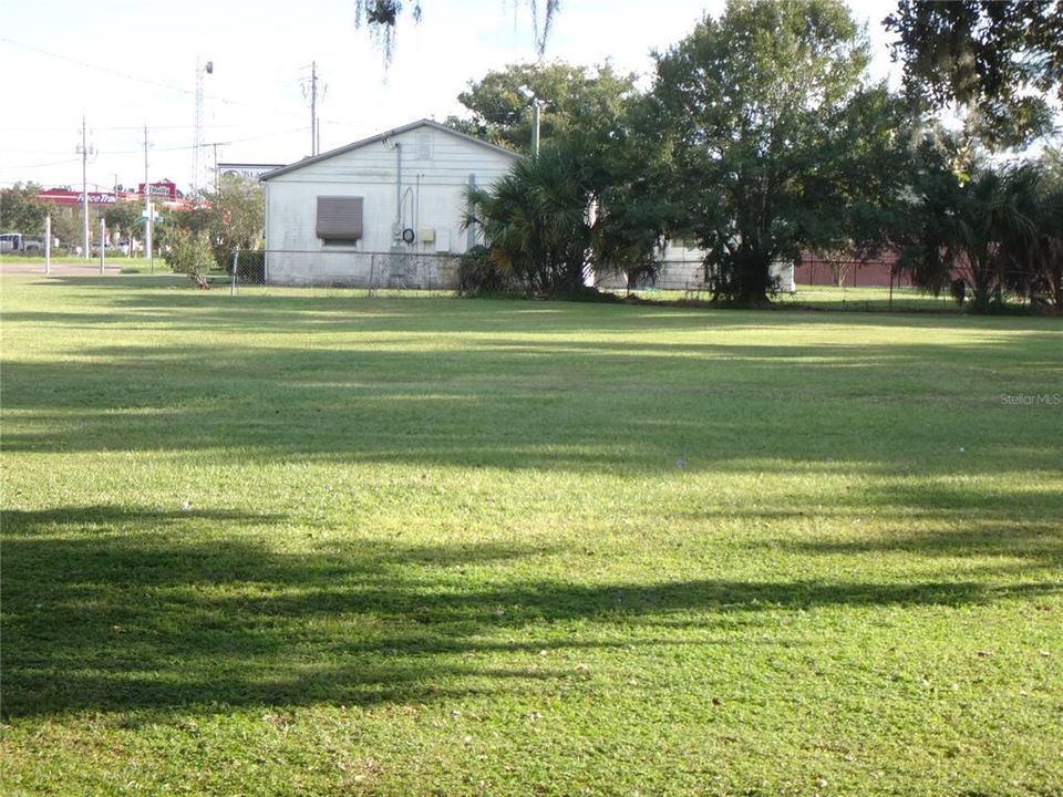 待售: $1,280,000 (0.58 acres)