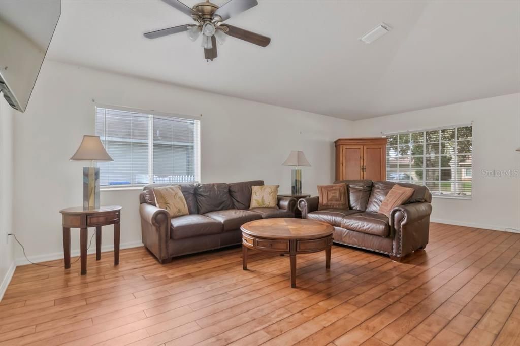 For Sale: $390,000 (4 beds, 2 baths, 2036 Square Feet)