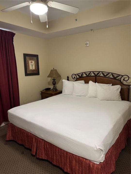 For Sale: $220,000 (1 beds, 2 baths, 798 Square Feet)