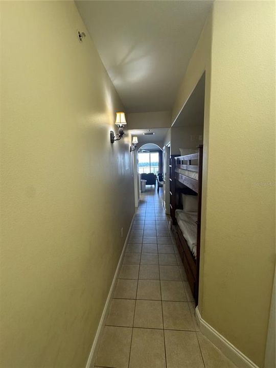For Sale: $220,000 (1 beds, 2 baths, 798 Square Feet)