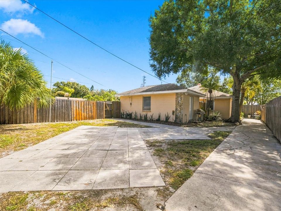 For Sale: $429,500 (3 beds, 2 baths, 1441 Square Feet)