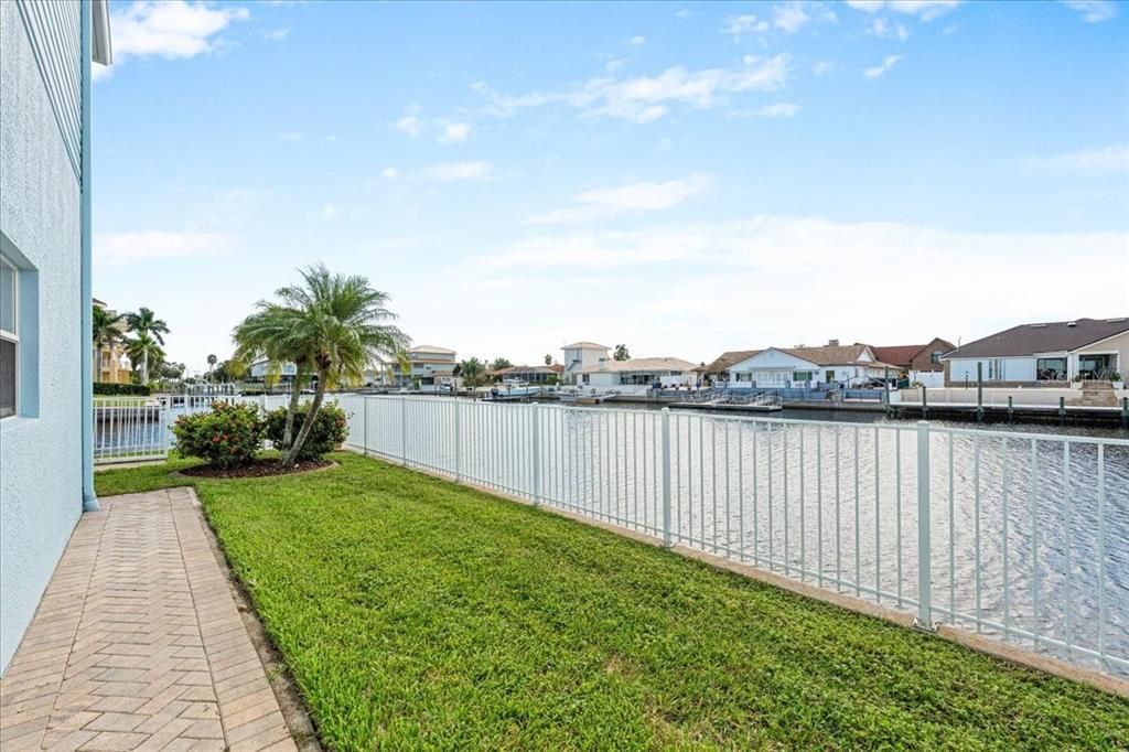 For Sale: $1,650,000 (6 beds, 3 baths, 6218 Square Feet)