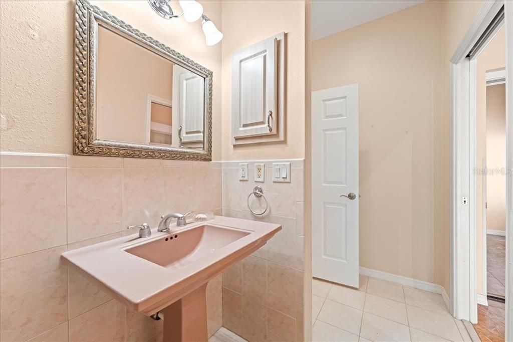 For Sale: $1,650,000 (6 beds, 3 baths, 6218 Square Feet)