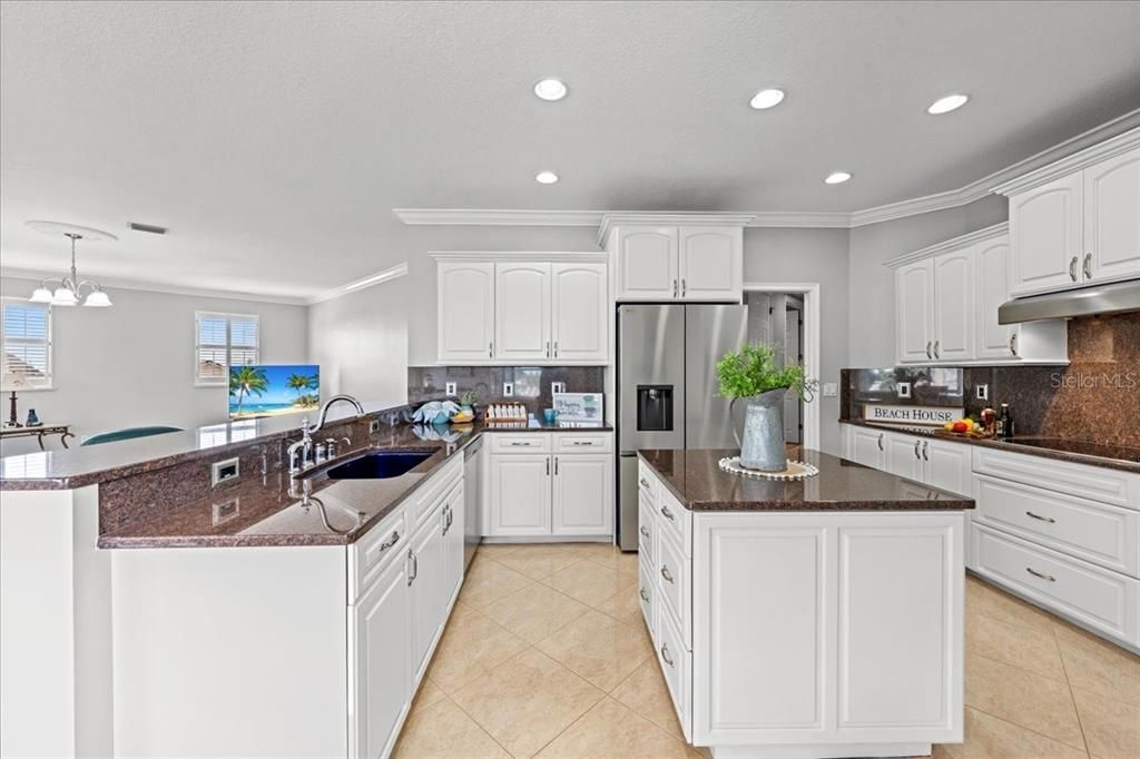 For Sale: $1,650,000 (6 beds, 3 baths, 6218 Square Feet)