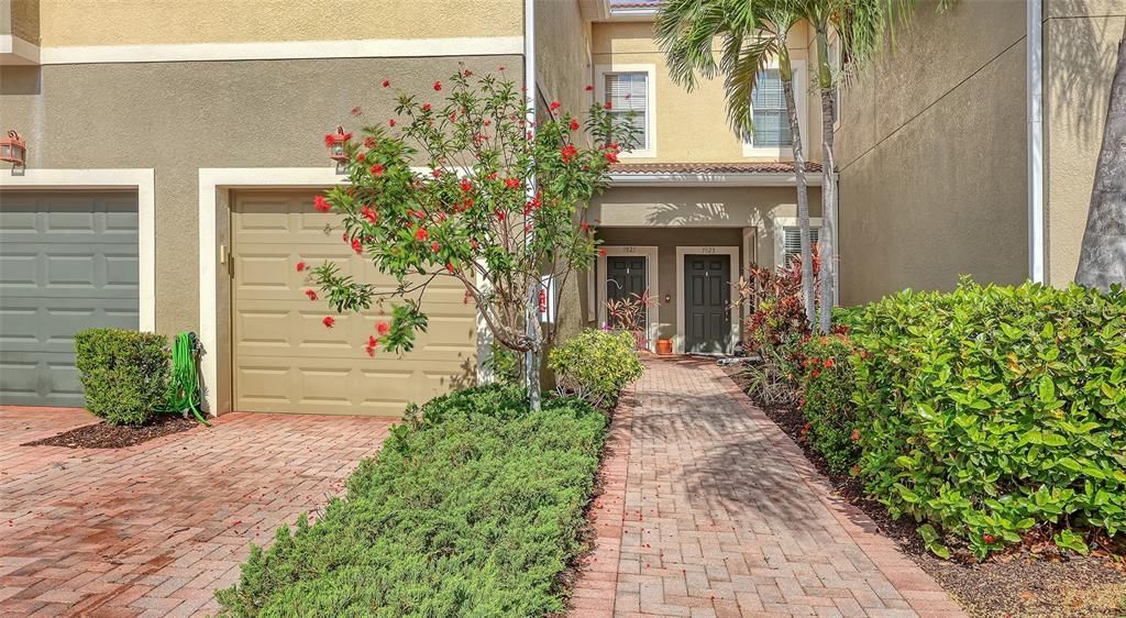 For Sale: $384,900 (3 beds, 2 baths, 1714 Square Feet)