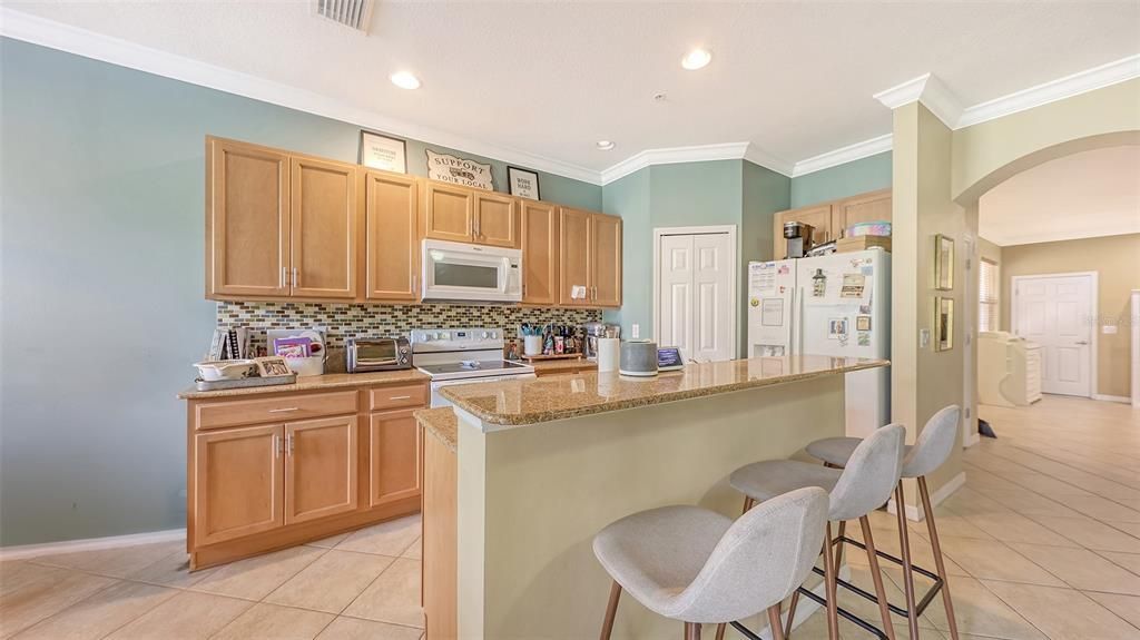 For Sale: $384,900 (3 beds, 2 baths, 1714 Square Feet)