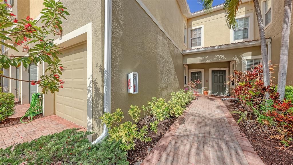 For Sale: $384,900 (3 beds, 2 baths, 1714 Square Feet)