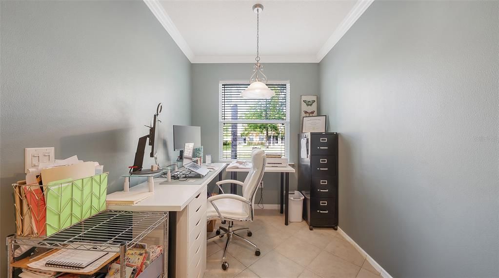 For Sale: $384,900 (3 beds, 2 baths, 1714 Square Feet)