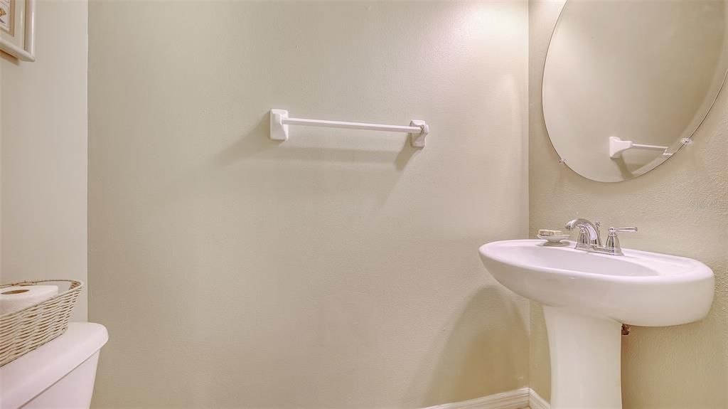 For Sale: $384,900 (3 beds, 2 baths, 1714 Square Feet)