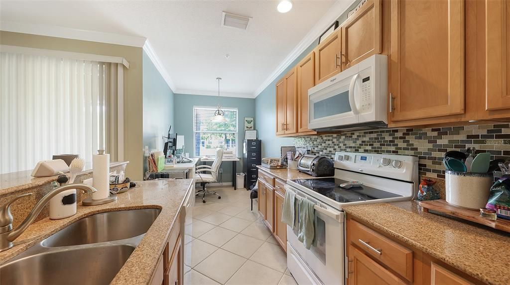 For Sale: $384,900 (3 beds, 2 baths, 1714 Square Feet)