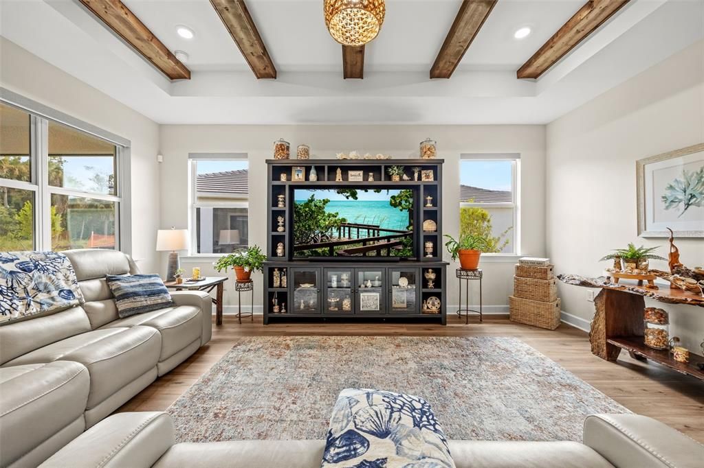 For Sale: $649,000 (3 beds, 2 baths, 2084 Square Feet)