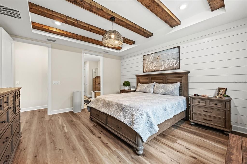 For Sale: $649,000 (3 beds, 2 baths, 2084 Square Feet)