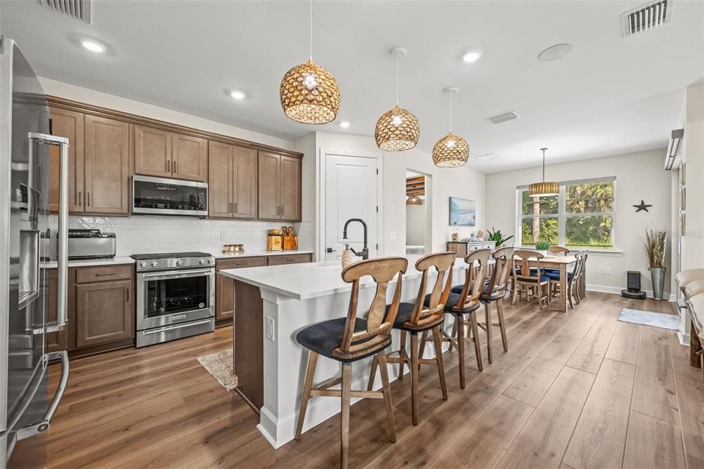 For Sale: $649,000 (3 beds, 2 baths, 2084 Square Feet)