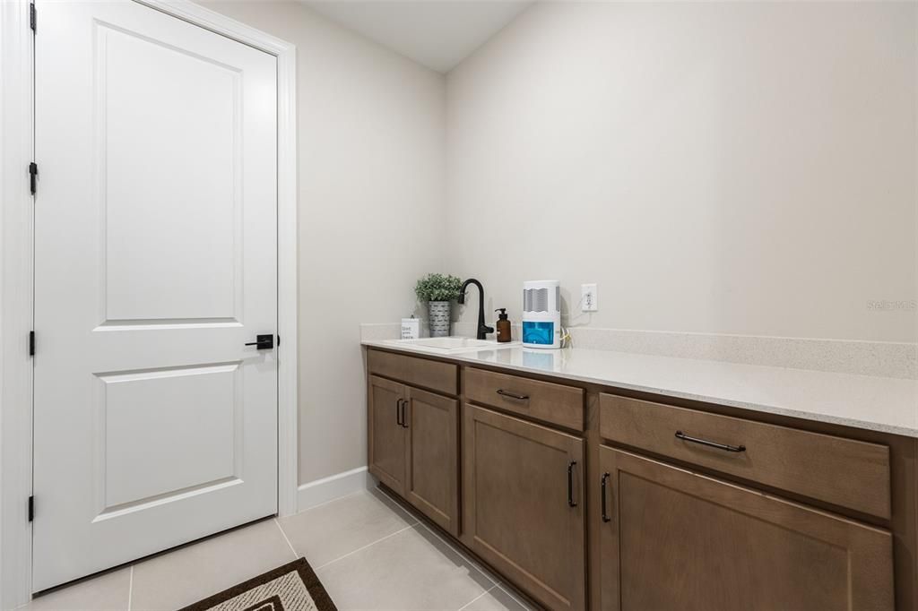 For Sale: $649,000 (3 beds, 2 baths, 2084 Square Feet)