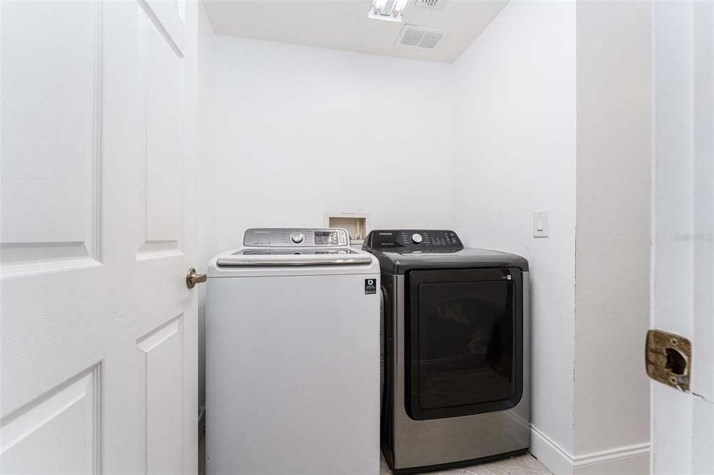 В аренду: $3,100 (4 спален, 2 ванн, 2425 Квадратных фут)