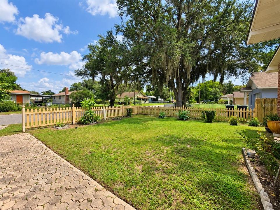 For Sale: $275,000 (3 beds, 2 baths, 1440 Square Feet)