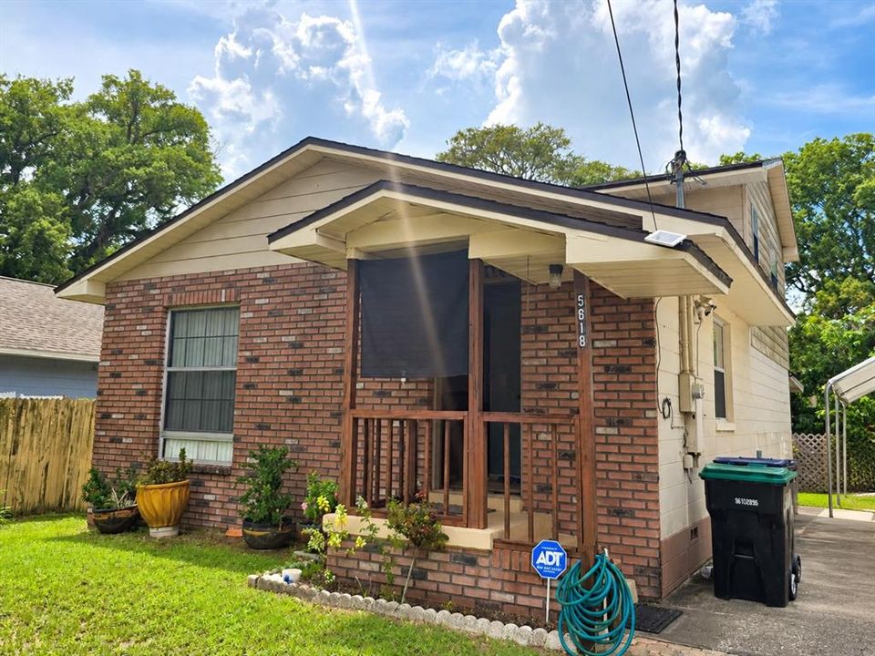 For Sale: $275,000 (3 beds, 2 baths, 1440 Square Feet)
