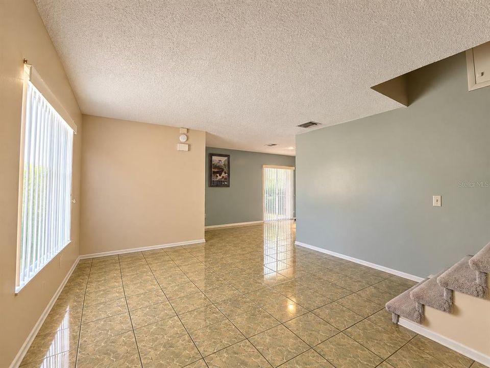 For Sale: $275,000 (3 beds, 2 baths, 1440 Square Feet)