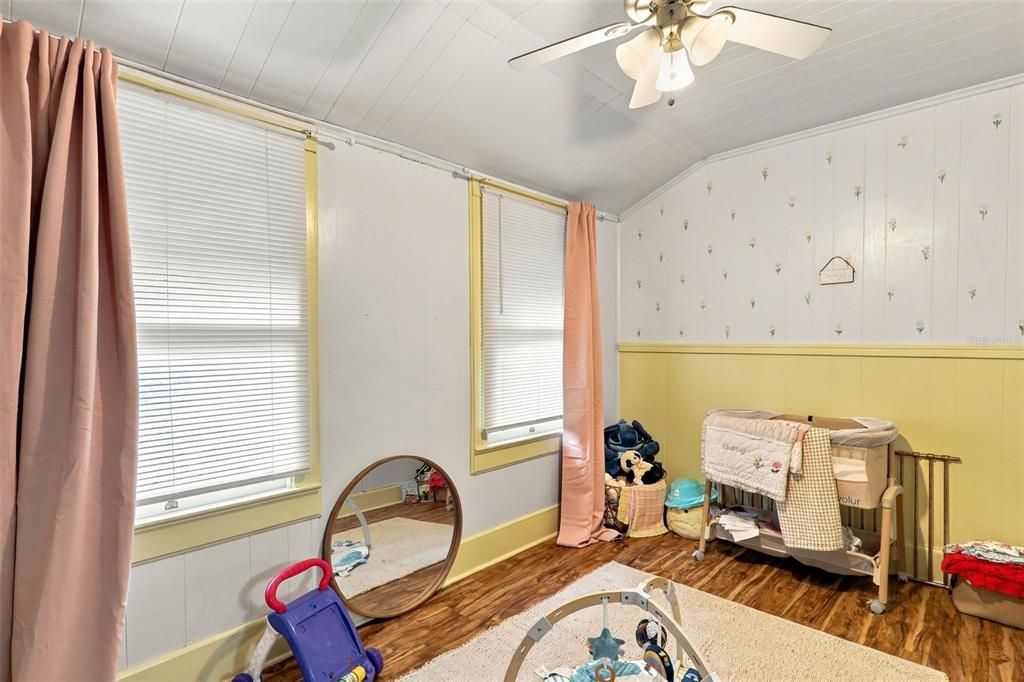 For Sale: $385,000 (4 beds, 2 baths, 1968 Square Feet)