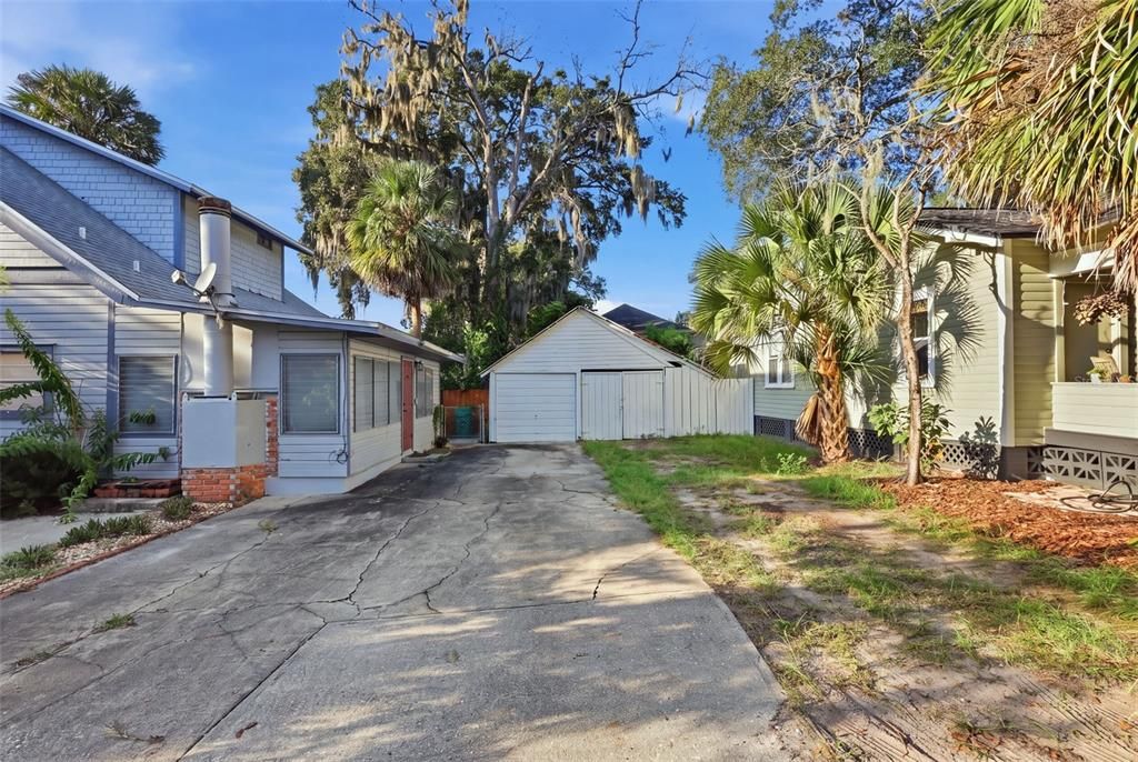 For Sale: $385,000 (4 beds, 2 baths, 1968 Square Feet)