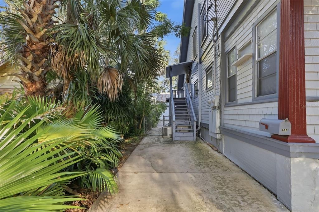 For Sale: $385,000 (4 beds, 2 baths, 1968 Square Feet)