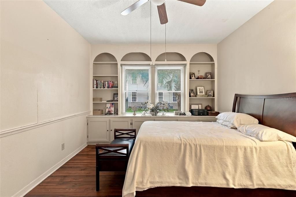 For Sale: $385,000 (4 beds, 2 baths, 1968 Square Feet)