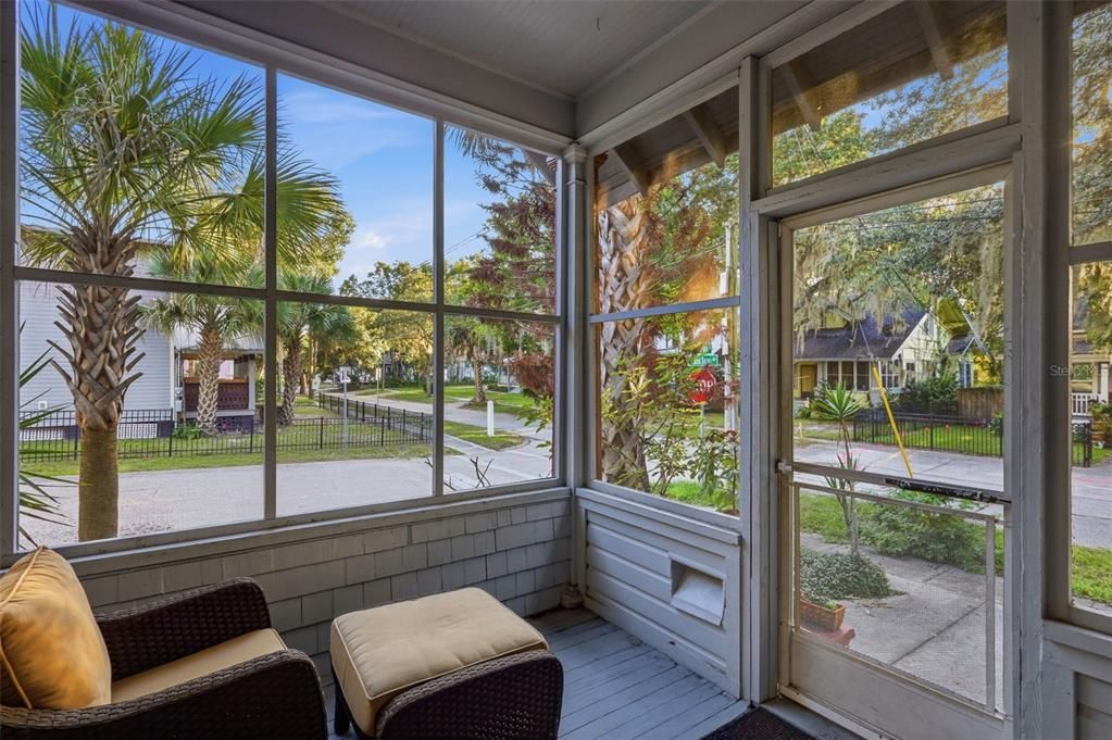 For Sale: $385,000 (4 beds, 2 baths, 1968 Square Feet)