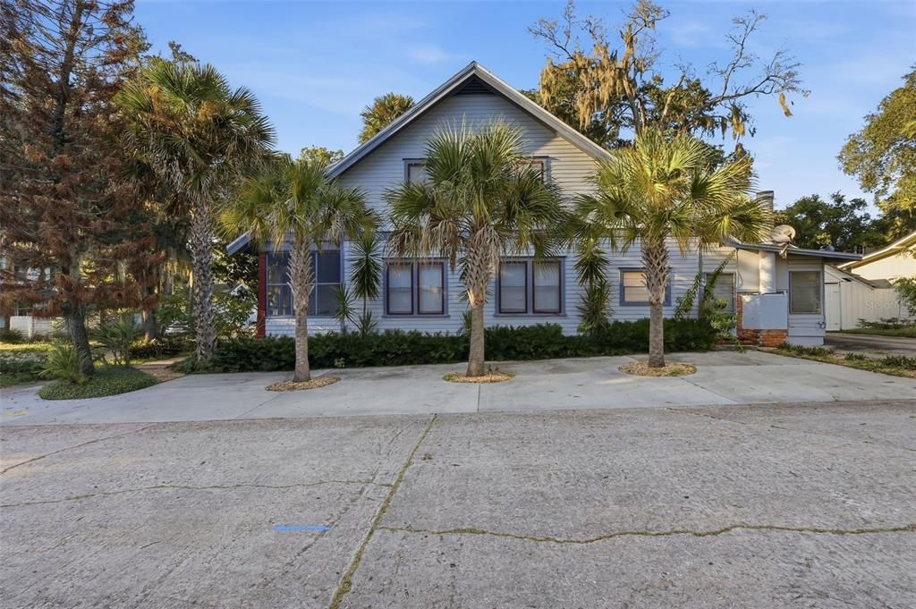 For Sale: $385,000 (4 beds, 2 baths, 1968 Square Feet)
