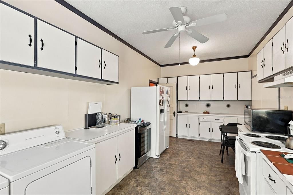 For Sale: $385,000 (4 beds, 2 baths, 1968 Square Feet)