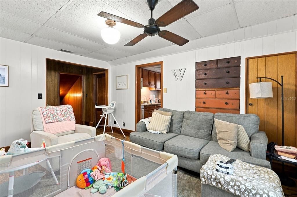 For Sale: $385,000 (4 beds, 2 baths, 1968 Square Feet)