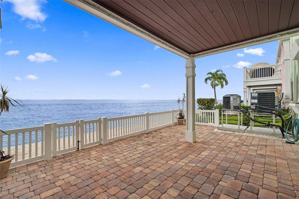 For Rent: $2,400 (1 beds, 1 baths, 694 Square Feet)