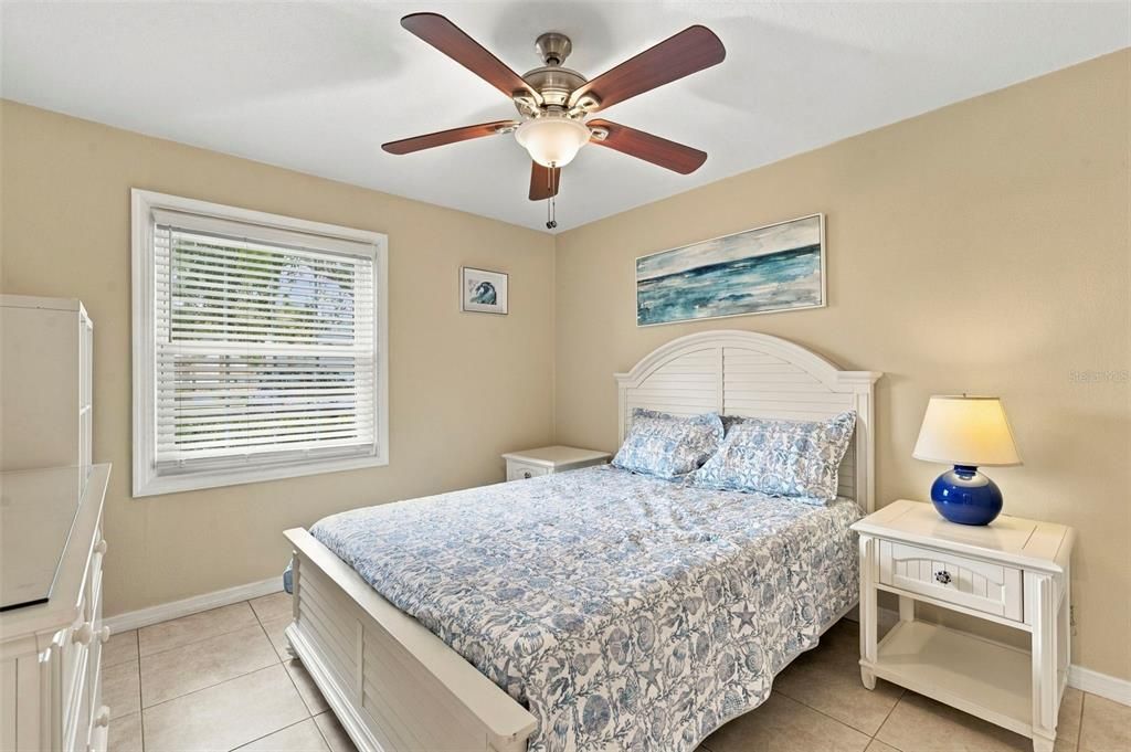 For Rent: $2,400 (1 beds, 1 baths, 694 Square Feet)