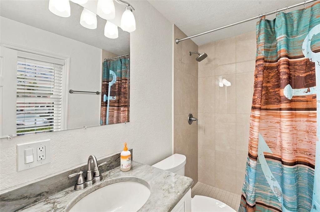 For Rent: $2,400 (1 beds, 1 baths, 694 Square Feet)