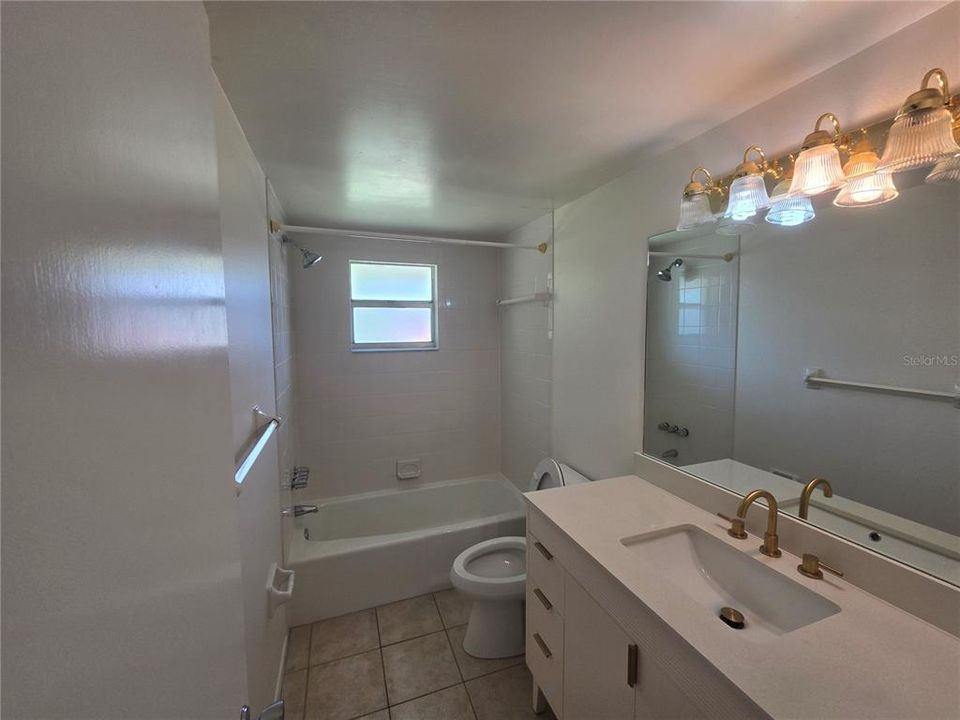 For Rent: $1,600 (2 beds, 2 baths, 982 Square Feet)