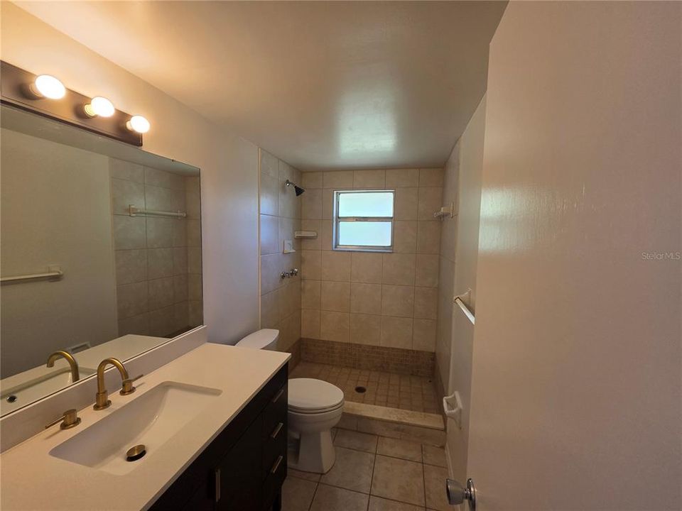 For Rent: $1,600 (2 beds, 2 baths, 982 Square Feet)