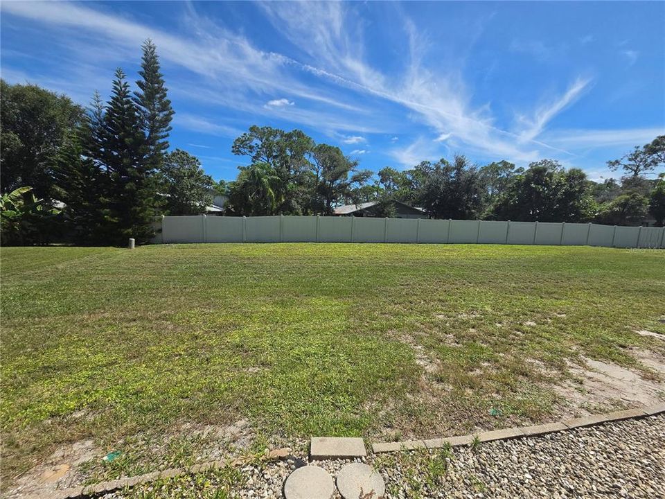 For Rent: $1,600 (2 beds, 2 baths, 982 Square Feet)