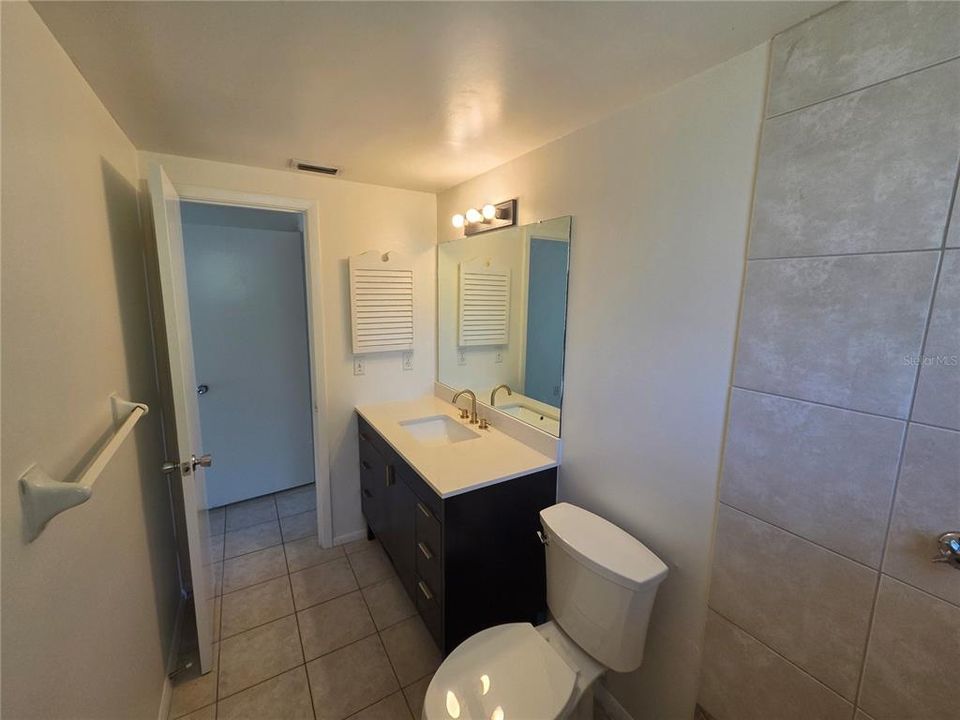 For Rent: $1,600 (2 beds, 2 baths, 982 Square Feet)
