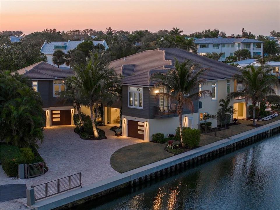 For Sale: $7,445,000 (4 beds, 3 baths, 3722 Square Feet)