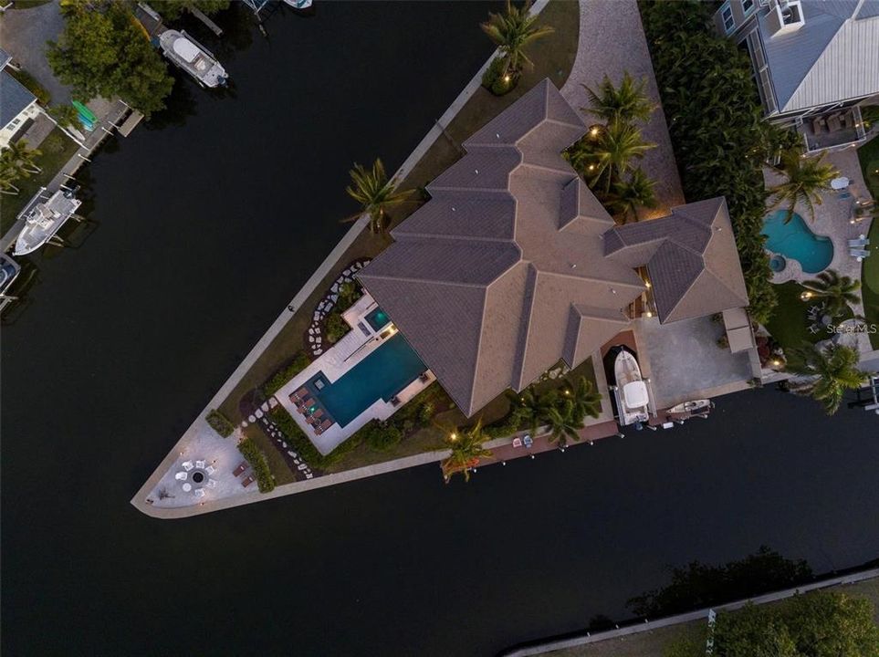 For Sale: $7,445,000 (4 beds, 3 baths, 3722 Square Feet)