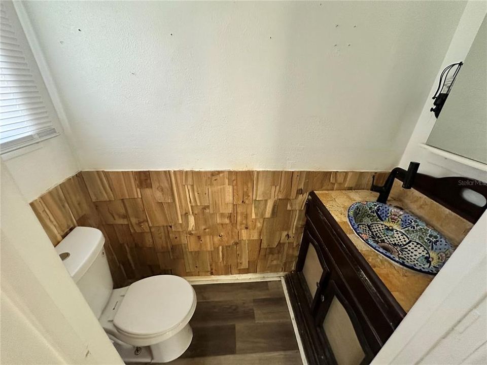 На продажу: $121,000 (2 спален, 1 ванн, 912 Квадратных фут)
